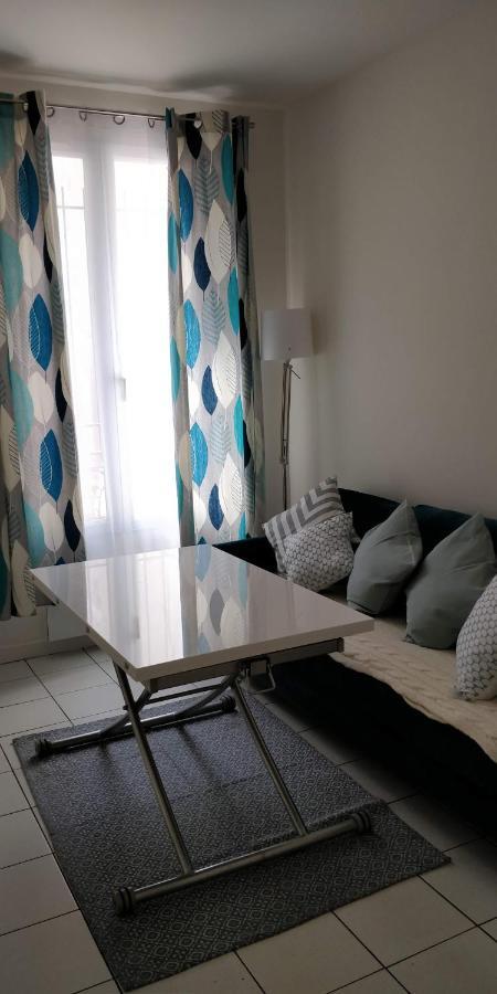 Modern 1 Bedroom Apartment Near The Metro. Ivry-sur-Seine Esterno foto